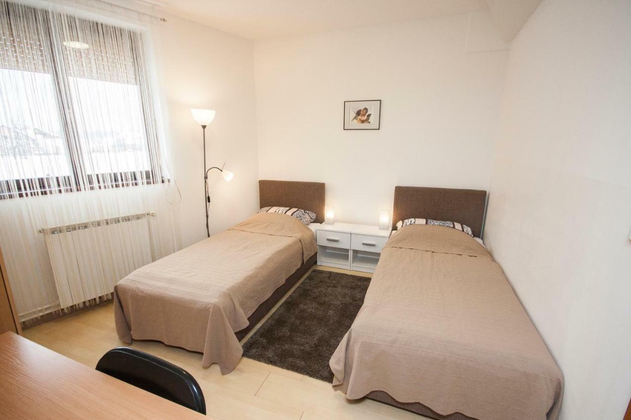 Apartment Karlovac Ngoại thất bức ảnh